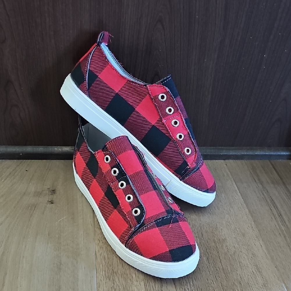 Red and Black Casual Slip-On Canvas Sneakers